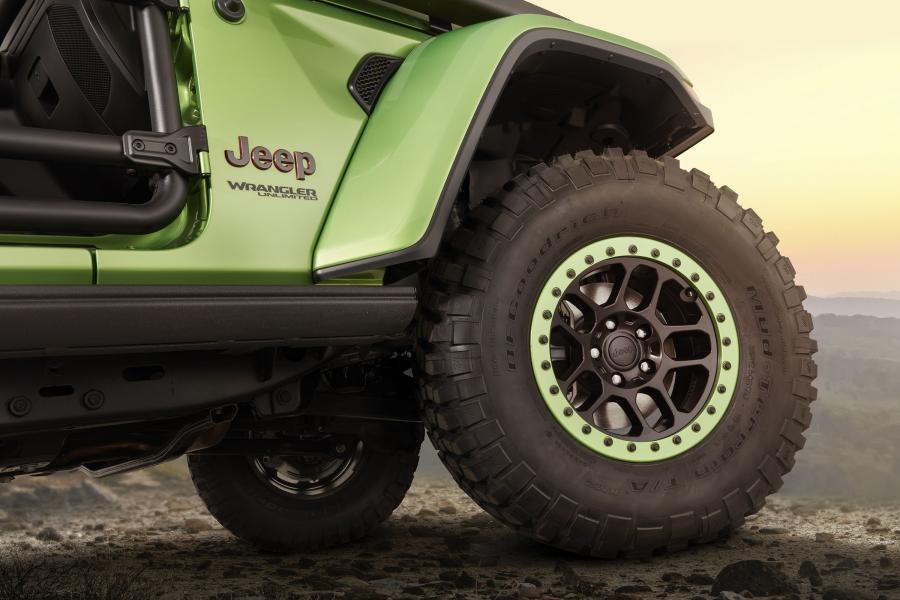 Детали экстерьера Jeep Wrangler Unlimited Rubicon Moparized (JL) 2017 года  (фото 4 из 8)